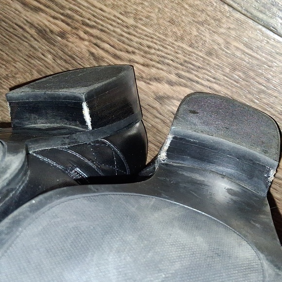 Neiman Marcus Women’s Size 9 Quilted Lace Up Black Boots - Picture 12 of 13